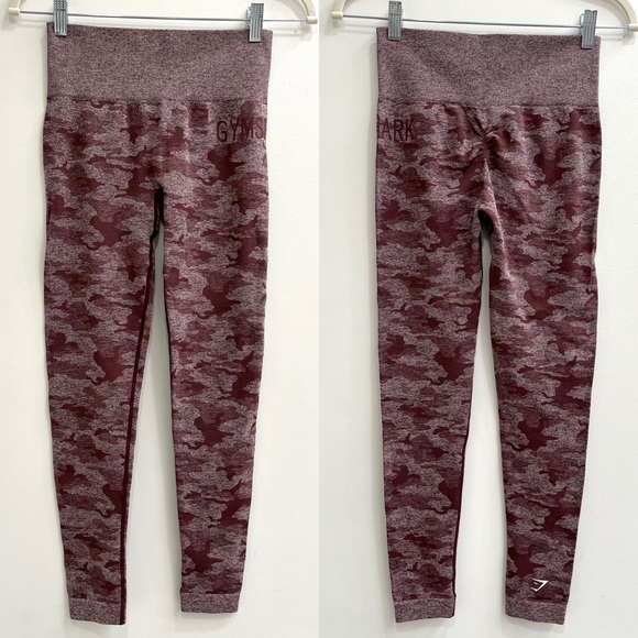 Gymshark Camo Seamless Two Piece Set in “Berry” - Picture 5 of 16